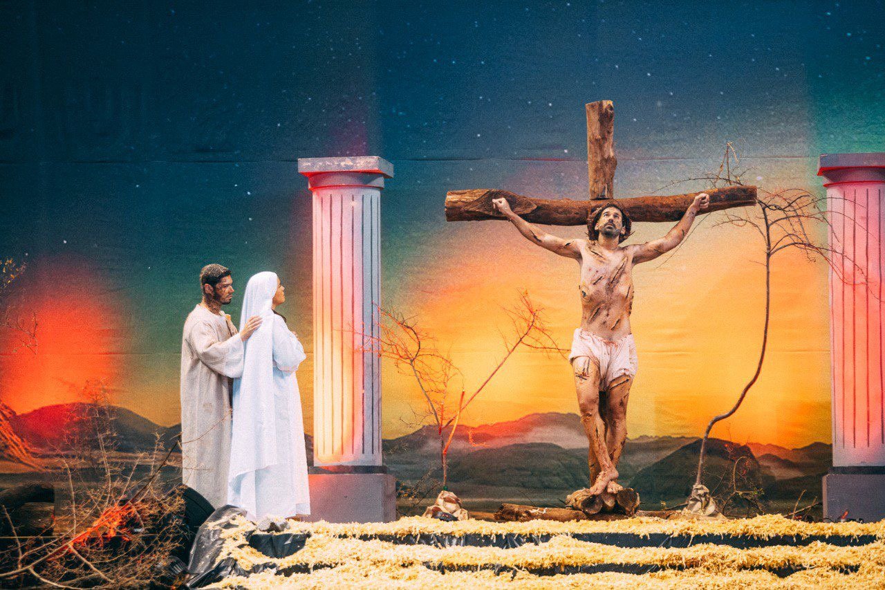 Espetáculo da Paixão de Cristo marca início do retiro de Semana Santa da Comunidade Shalom