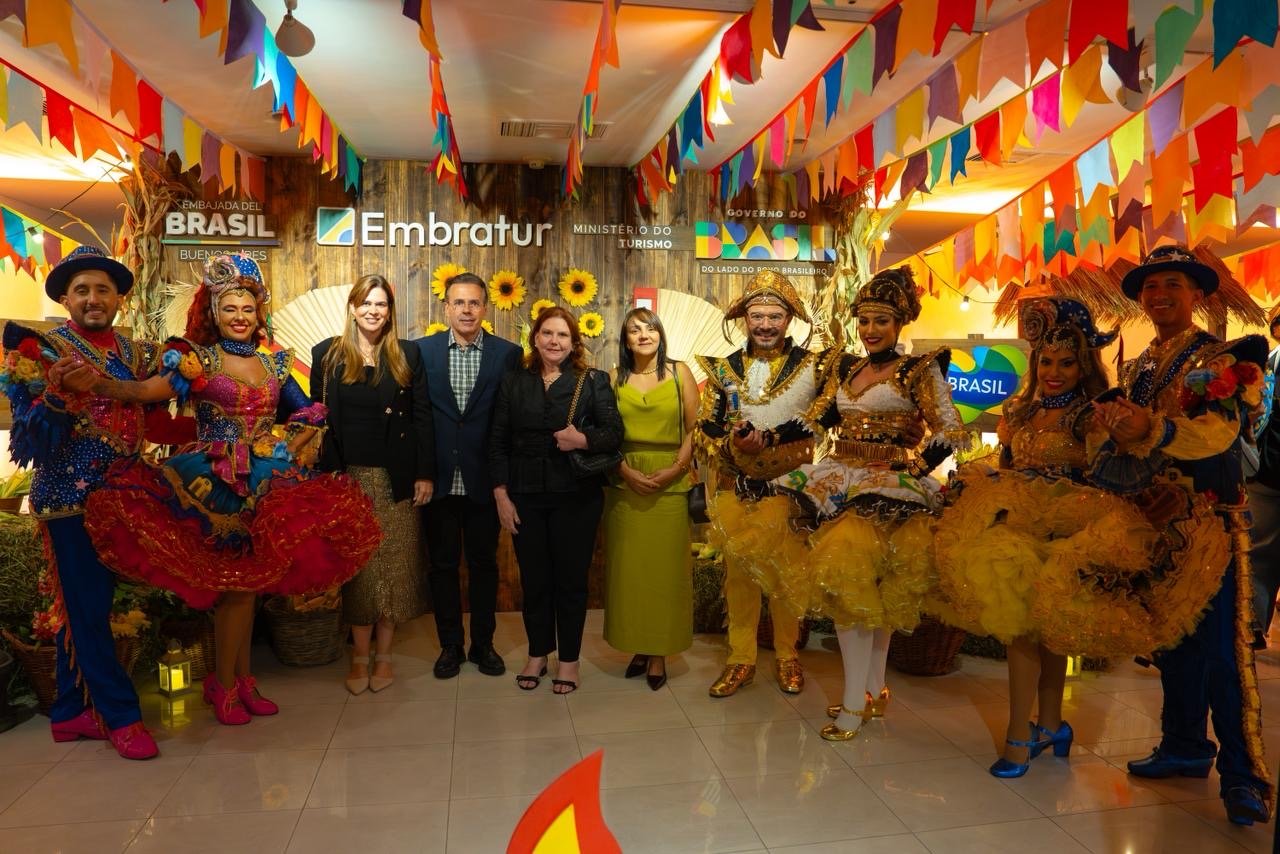 São João de Maracanaú é destaque em ativação do Ministério do Turismo em frente ao Obelisco em Buenos Aires, na Argentina 