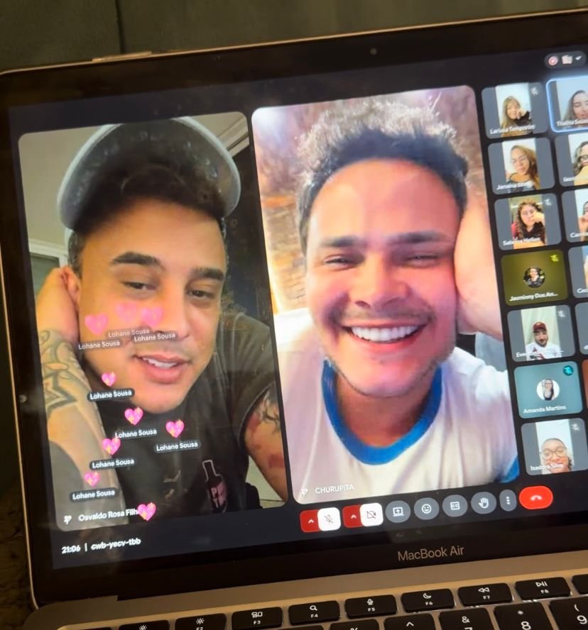 Matheus e Kauan fazem encontro virtual no Dia do Fã e emocionam admiradoras