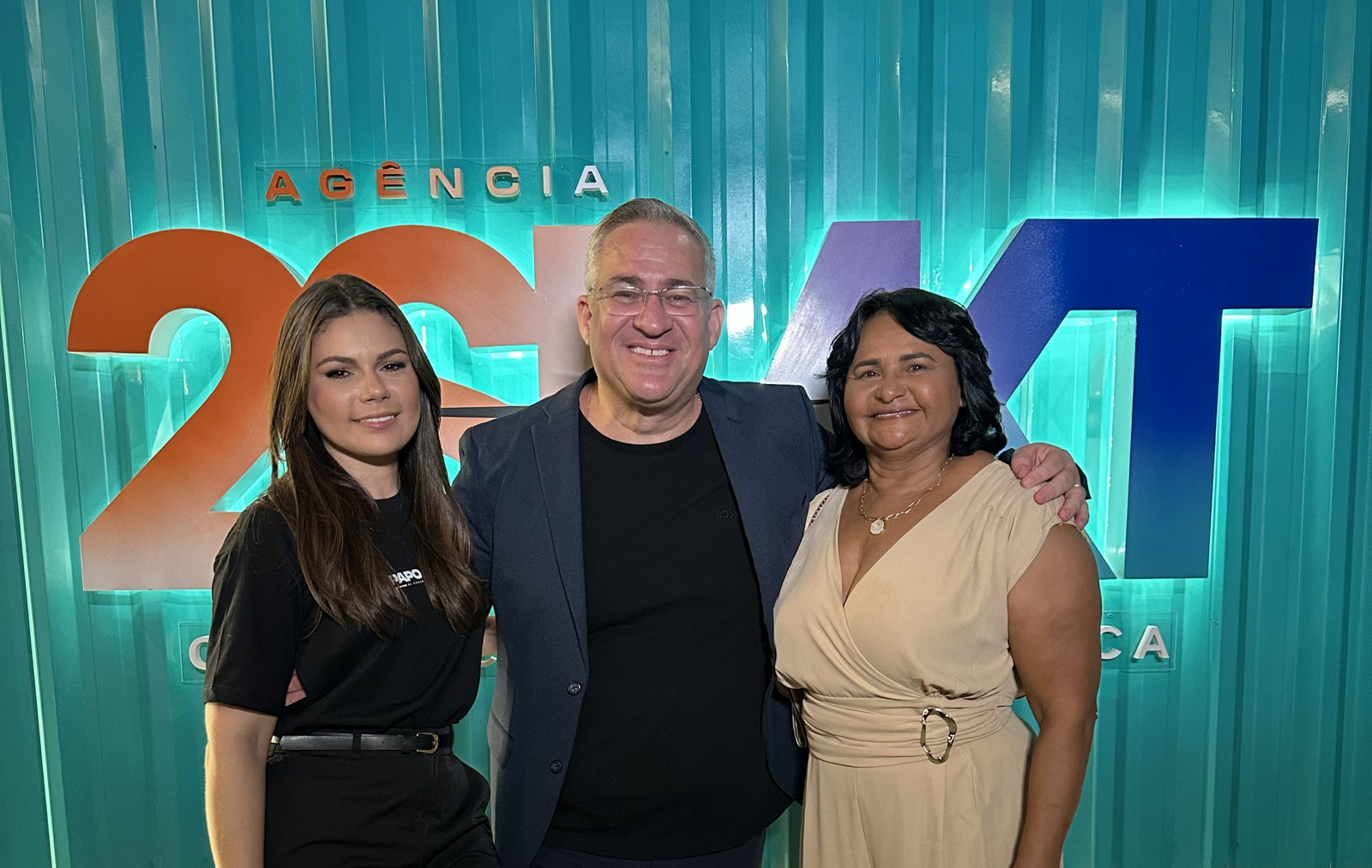 Políticos devem trocar o “Parabéns” por ações reais e compromisso com o eleitorado feminino