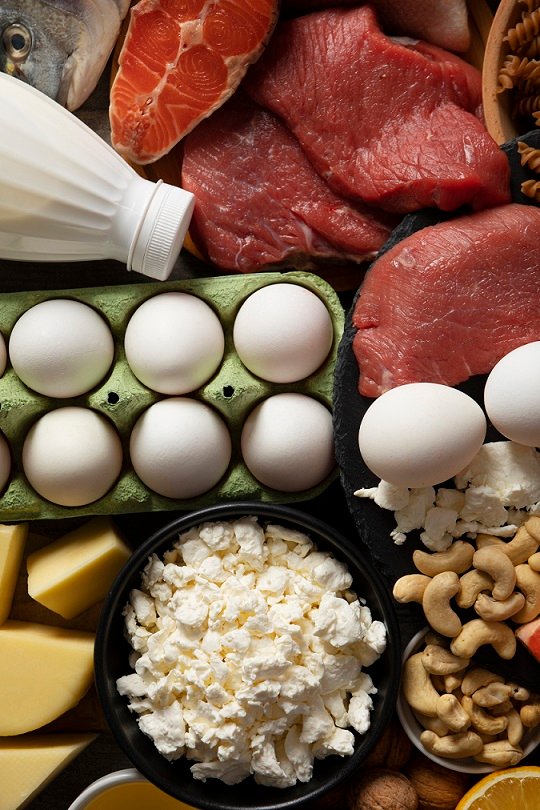 Segurança alimentar no dia a dia: cuidados no armazenamento e preparo de proteínas