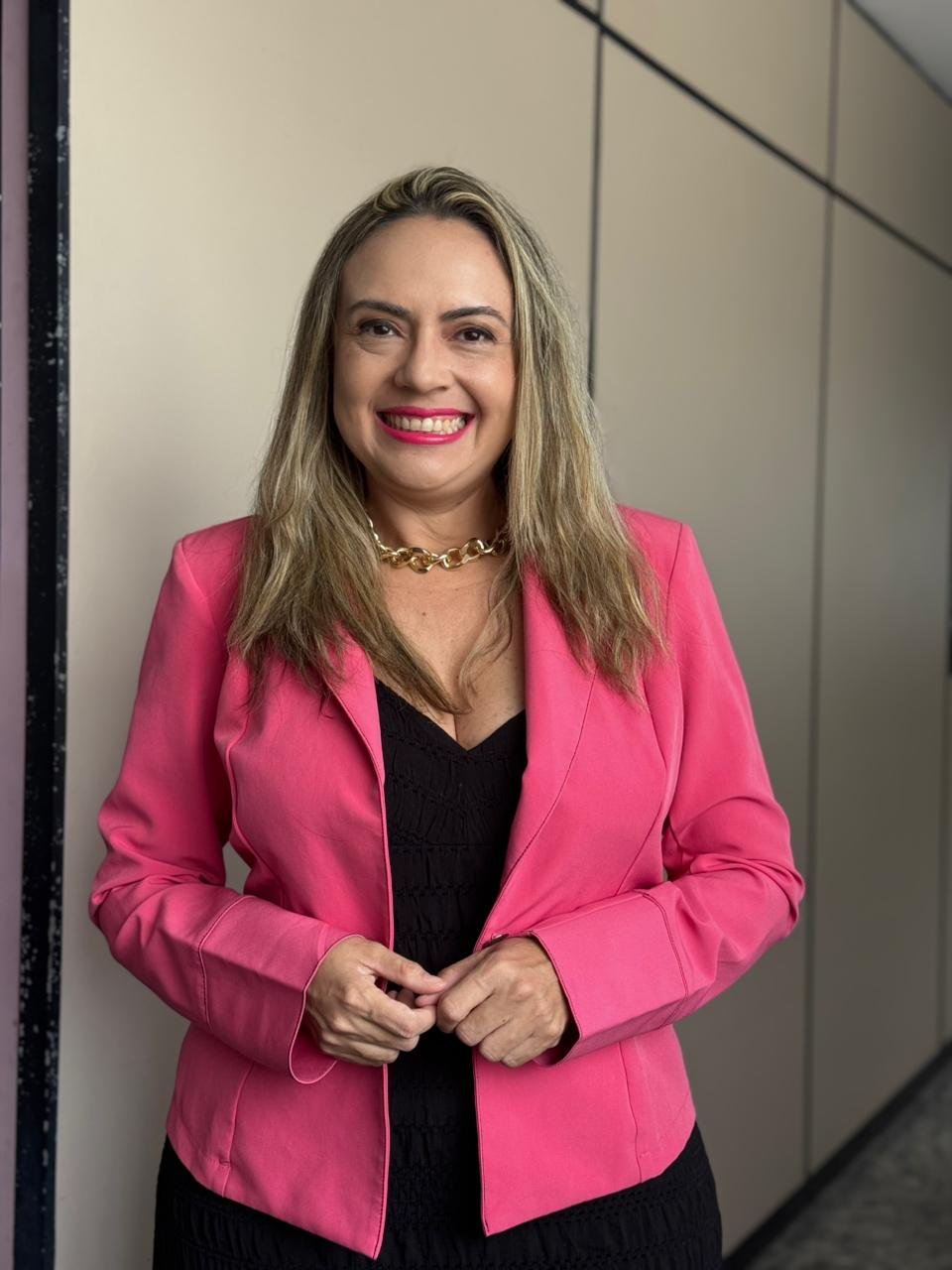 Mônika Vieira ministra palestra sobre autoridade profissional no CRA-CE