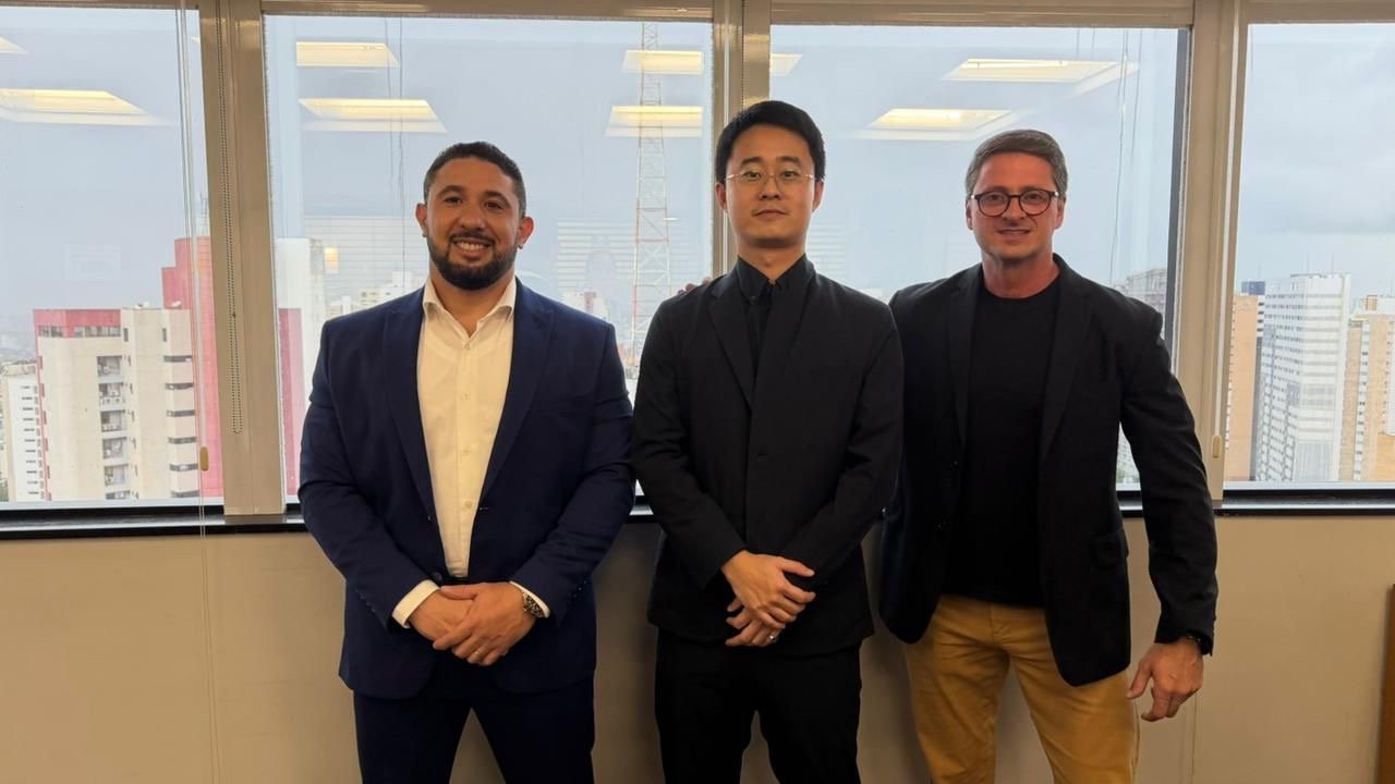 Líder global em soluções energéticas, chinesa StarCharge desembarca no Ceará com intenção do primeiro investimento no país