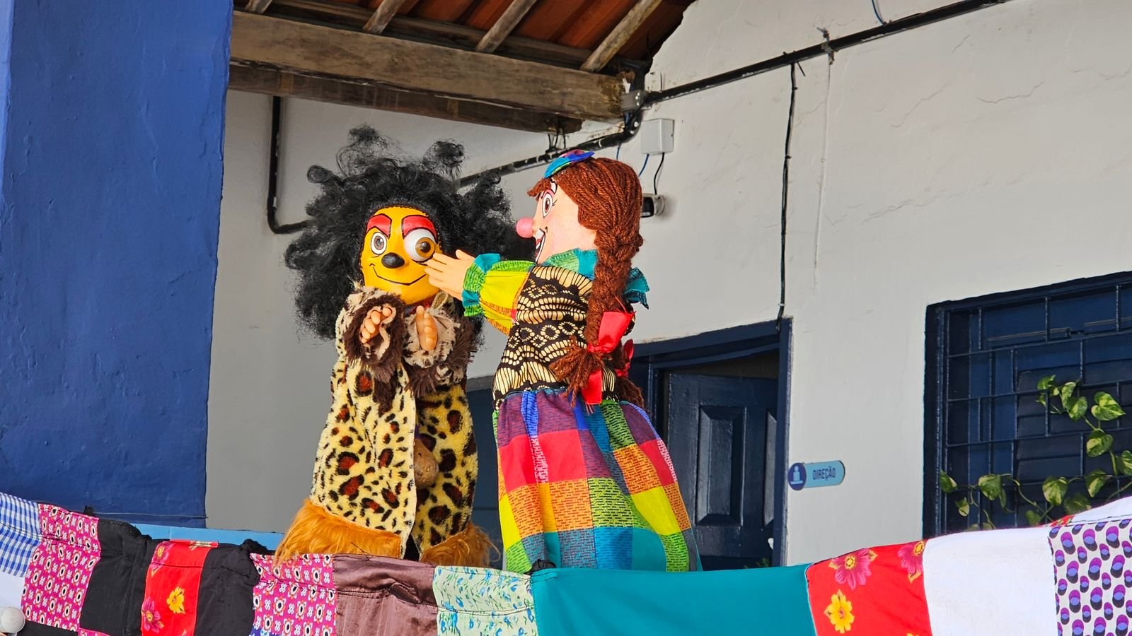 Bilu e Bila apresenta “Mariquinha Maricota” no Festival Abril com Bonecos 2026