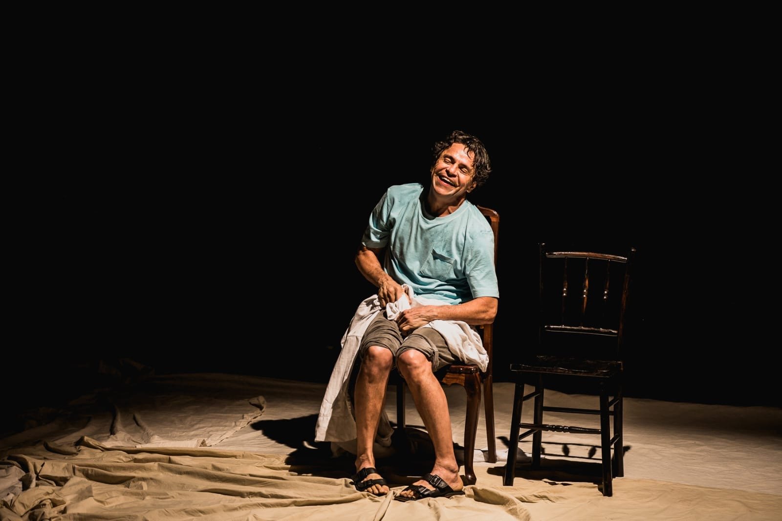 Aury Porto rompe com o pudor sobre o Alzheimer e transforma esquecimento em arte no espetáculo “Meu Nome: Mamãe”