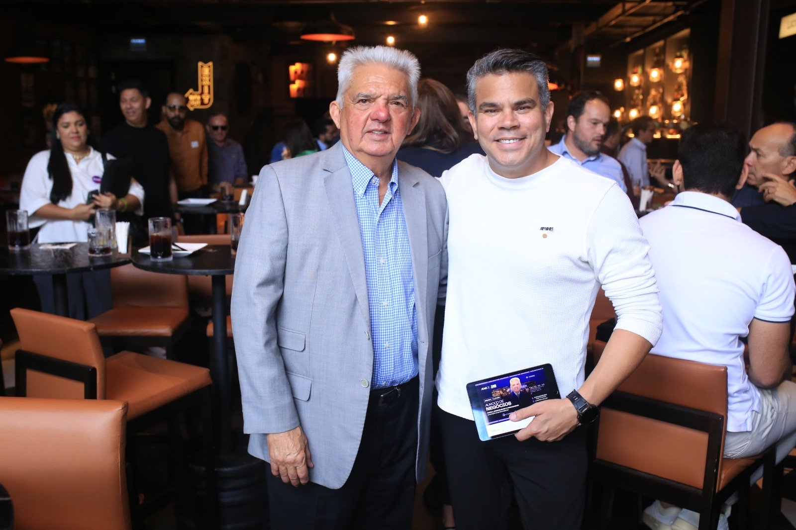 Tales de Sá protagoniza Almoço de Negócios da ADVB Ceará em encontro que reuniu lideranças no Pub 5 Elementos