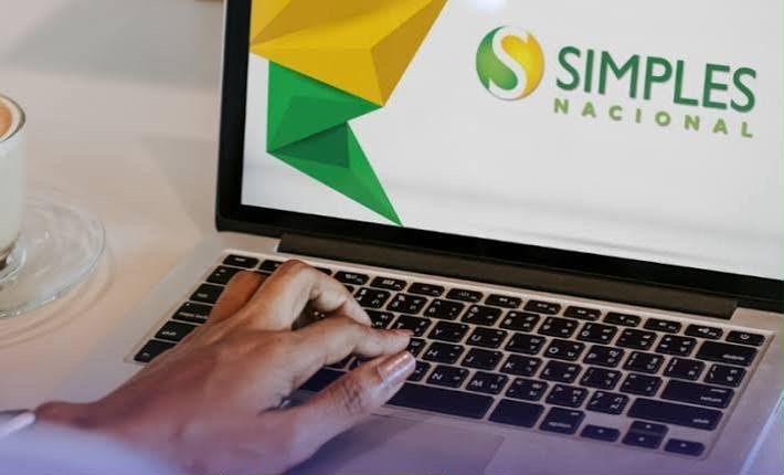 Simples Nacional: empresas devem avaliar cenário antes da decisão para 2027