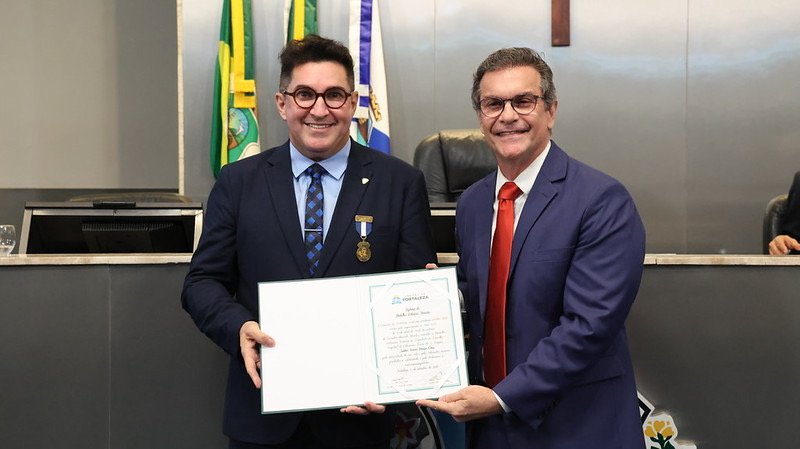 Presidente do CREF5 recebe Medalha Boticário Ferreira na Câmara de Fortaleza