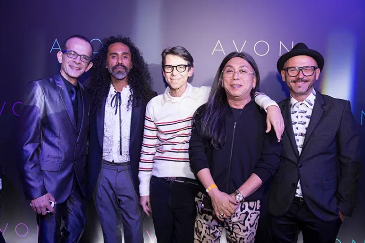 Avon celebra 140 anos de história e anuncia o retorno do Prêmio Avon de Maquiagem em formato inédito