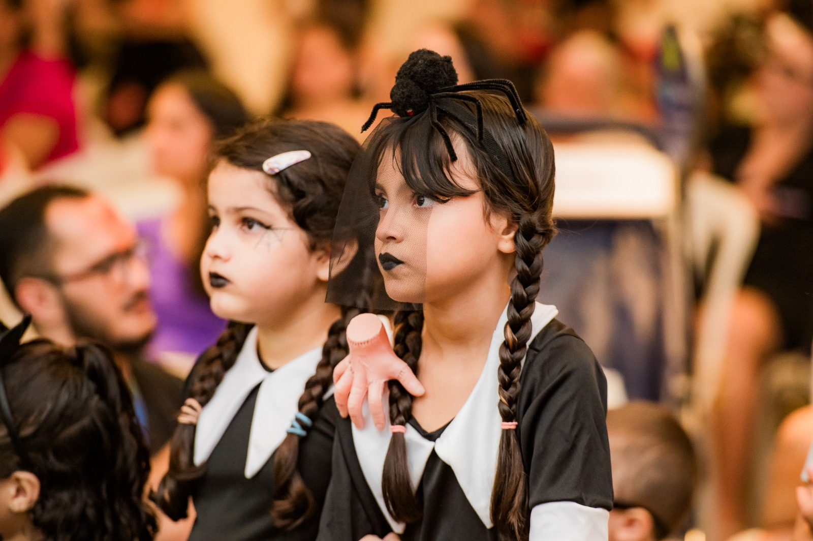 Shoppings RioMar em Fortaleza preparam programação gratuita de Halloween com atrações infantis, pet e opções de compras