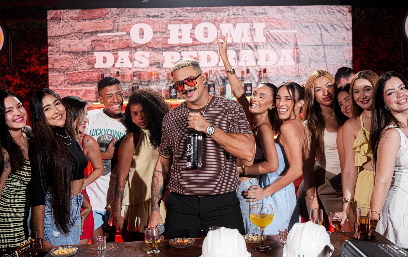 Tom Brito estreia projeto “O Homi das Pedrada” e aposta na emoção de “Dois Pilantras”, ao lado de Gil Mendes